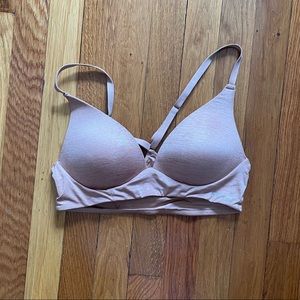 Adore Me - nude t-shirt bra, racer bra - size 34B